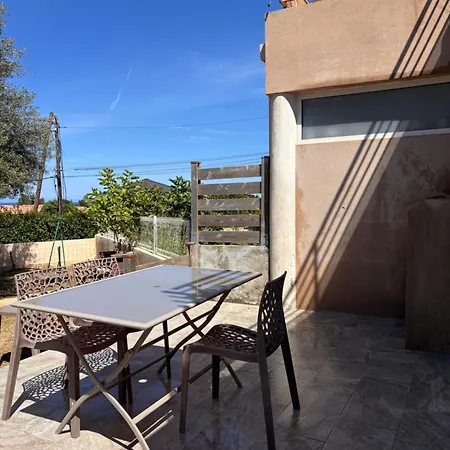 Très Joli T2 à 5 Min De La Appartement *